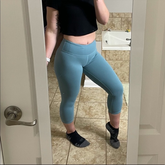 BuffBunny Capris - Picture 3 of 6